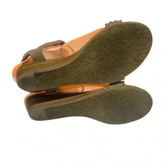 Women’s Minnetonka Wedge‎ Tan Suede Beaded Sandals, Worn Once, Size 6 - Picture 8 of 9